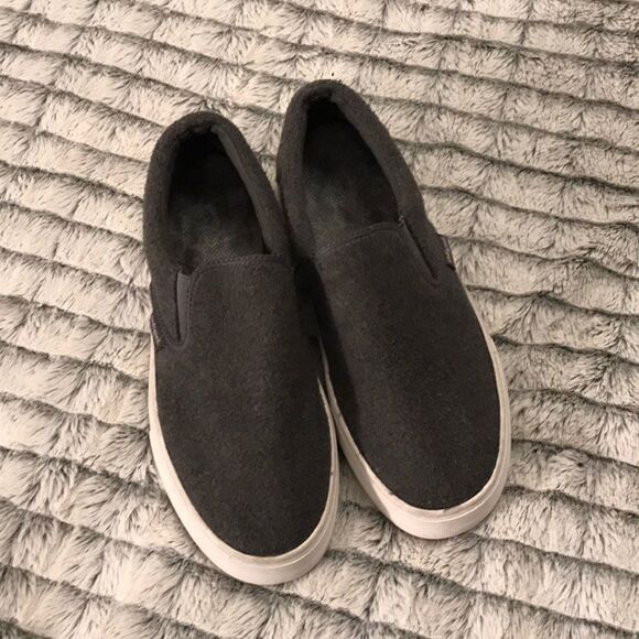 indigord Shoes - Indigord Gray Slides Size 8.5! Almost Brand New!!